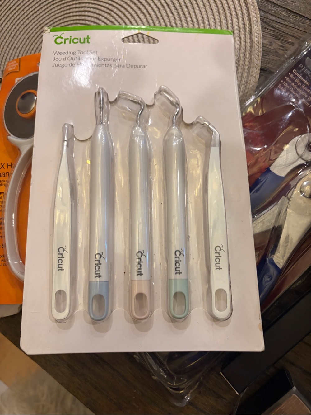 Cricut Weeding Tool Set - White with Pastel Blue, Pink, Green, and Cream Grips